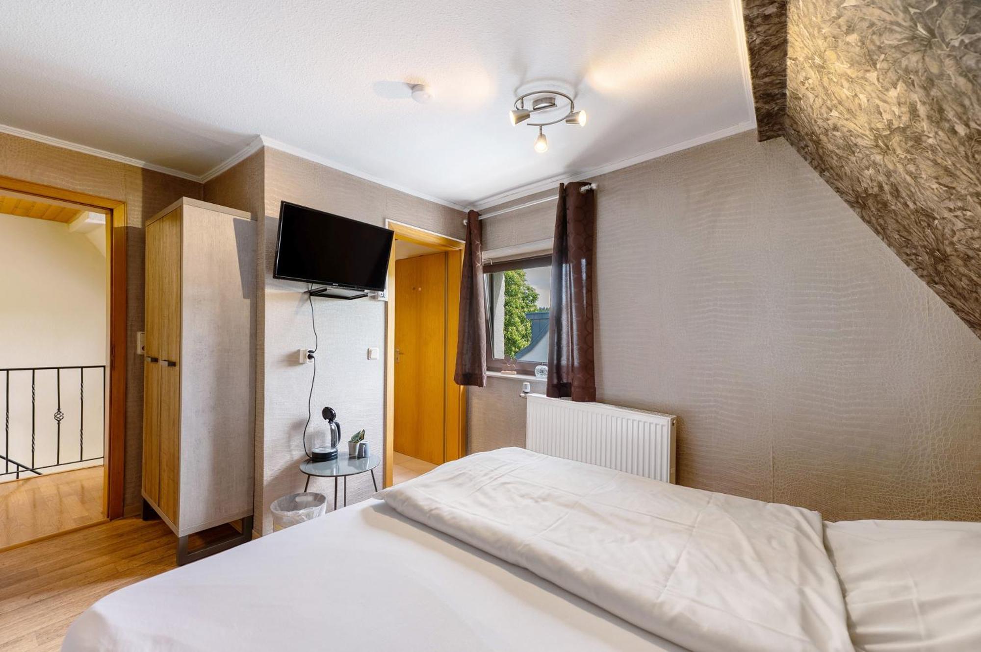 Bed And Breakfast St Wendel Pruem Bagian luar foto