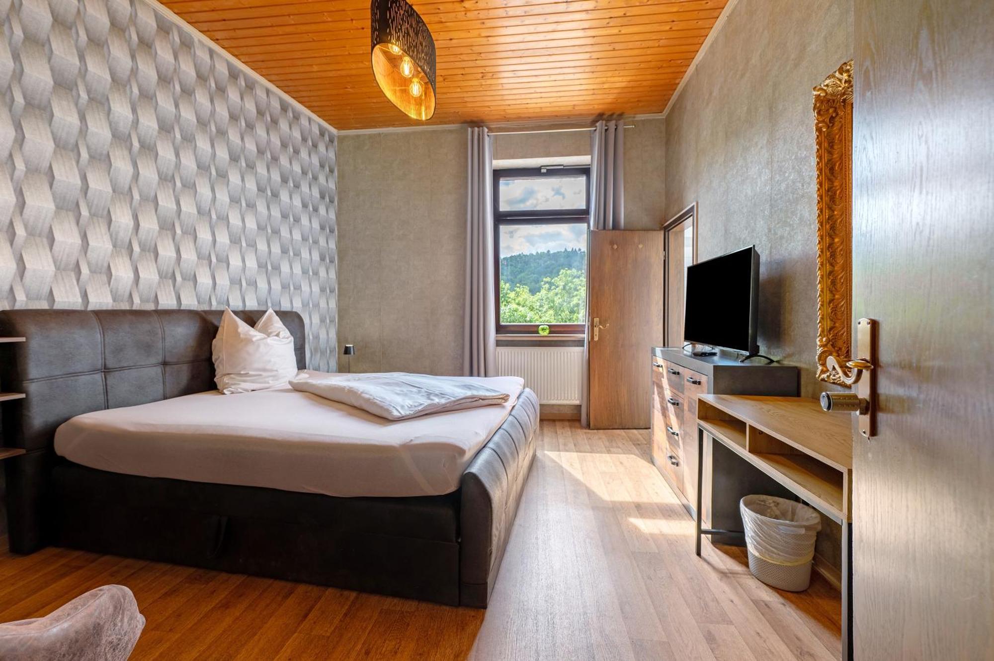 Bed And Breakfast St Wendel Pruem Bagian luar foto