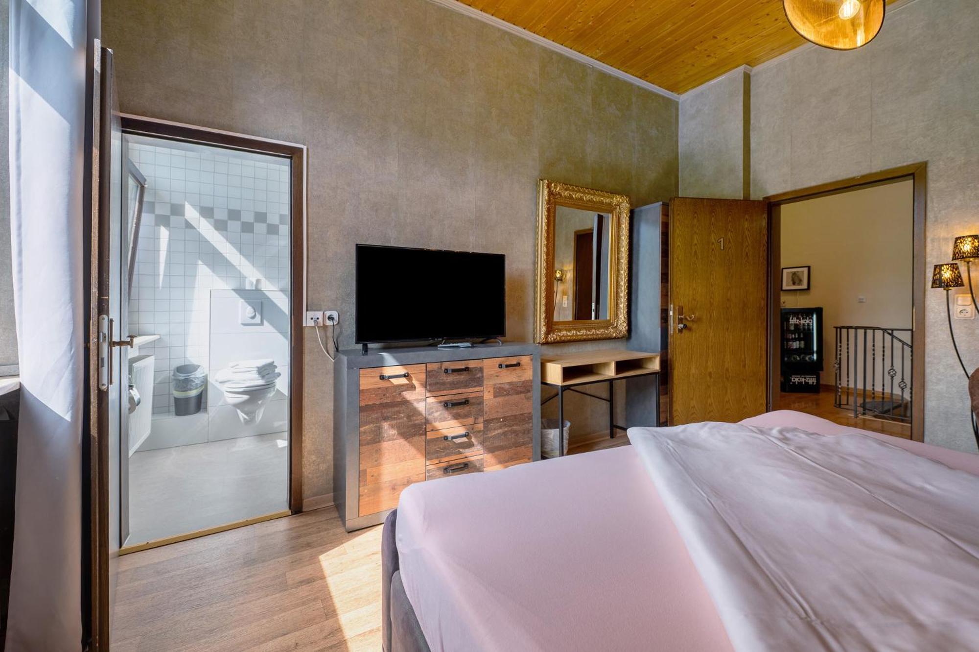 Bed And Breakfast St Wendel Pruem Bagian luar foto