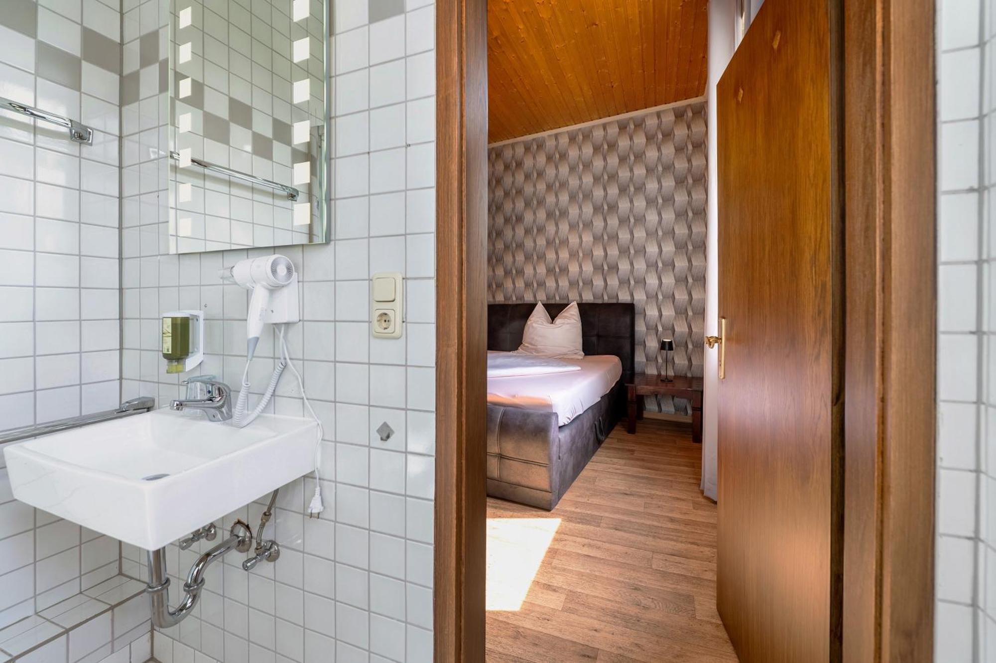 Bed And Breakfast St Wendel Pruem Bagian luar foto