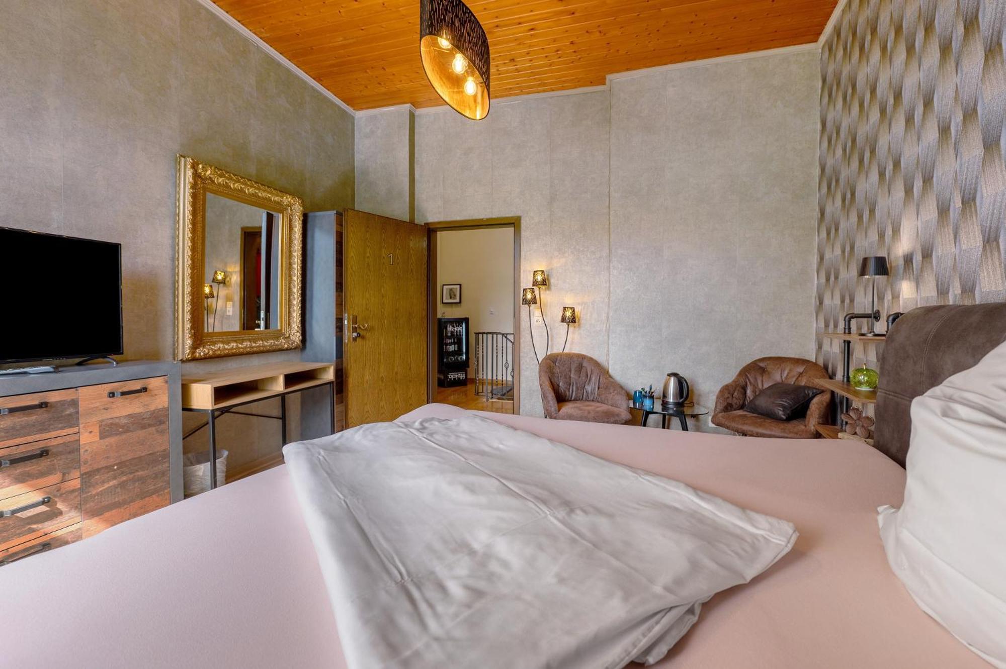 Bed And Breakfast St Wendel Pruem Bagian luar foto