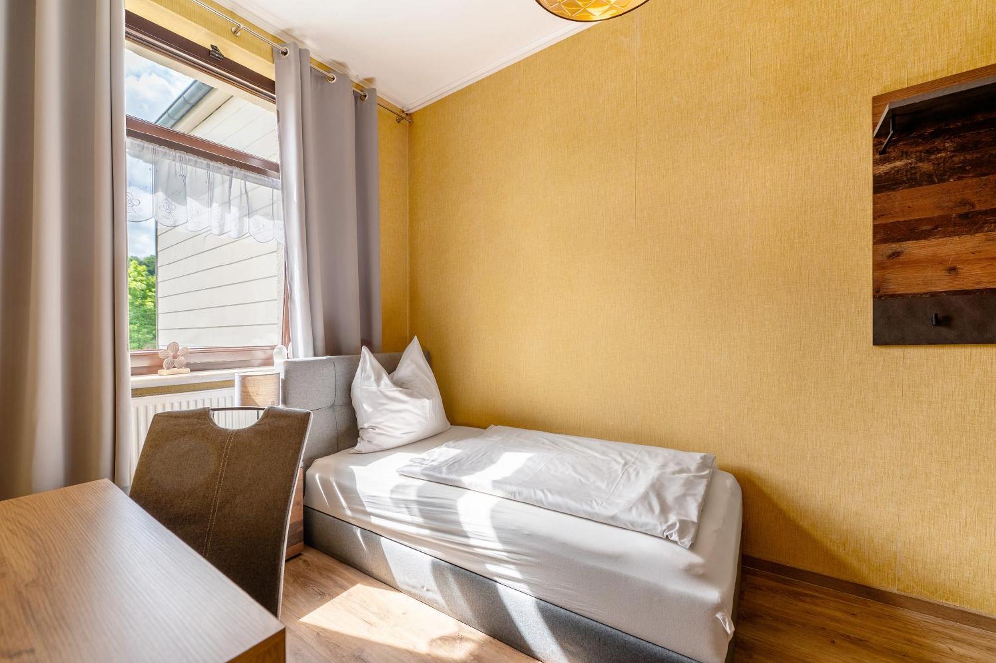 Bed And Breakfast St Wendel Pruem Bagian luar foto